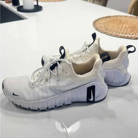 NIKE Free Metcon 6 Silver - Picture 2 of 4